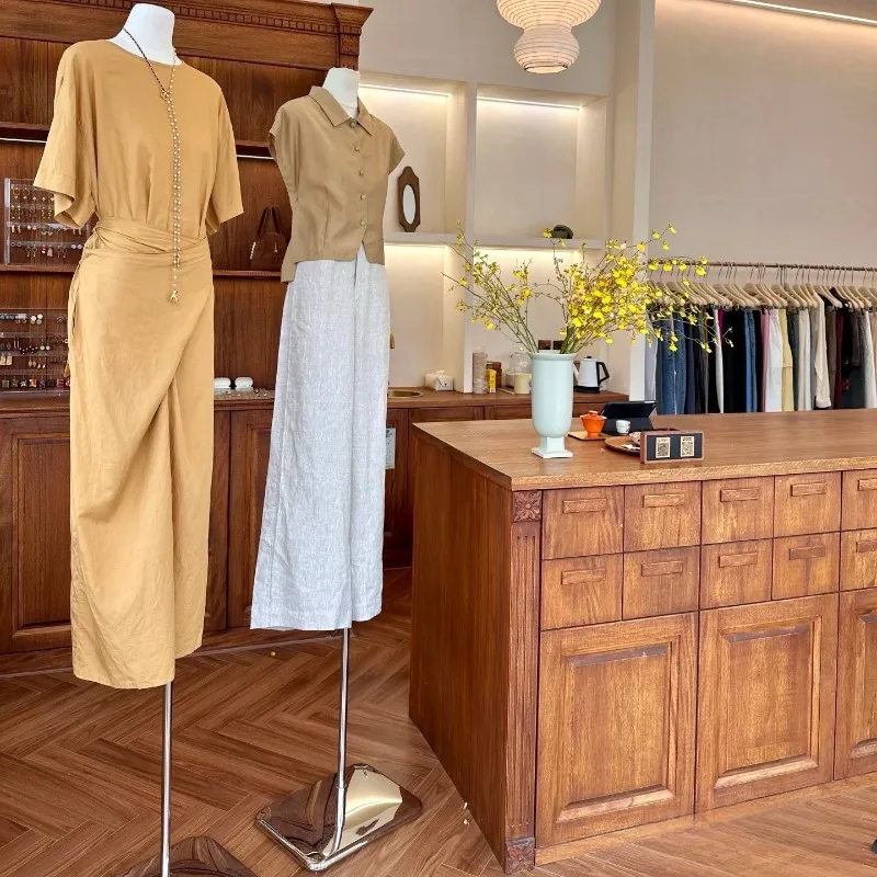 Clothing shop checkout page Me - огляд і ціна Office Furniture Buyers
